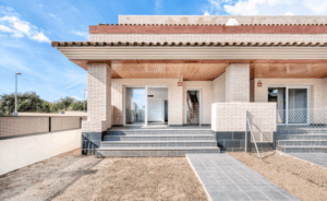 CHALET ADOSADO EN CAMINO ARDIACA